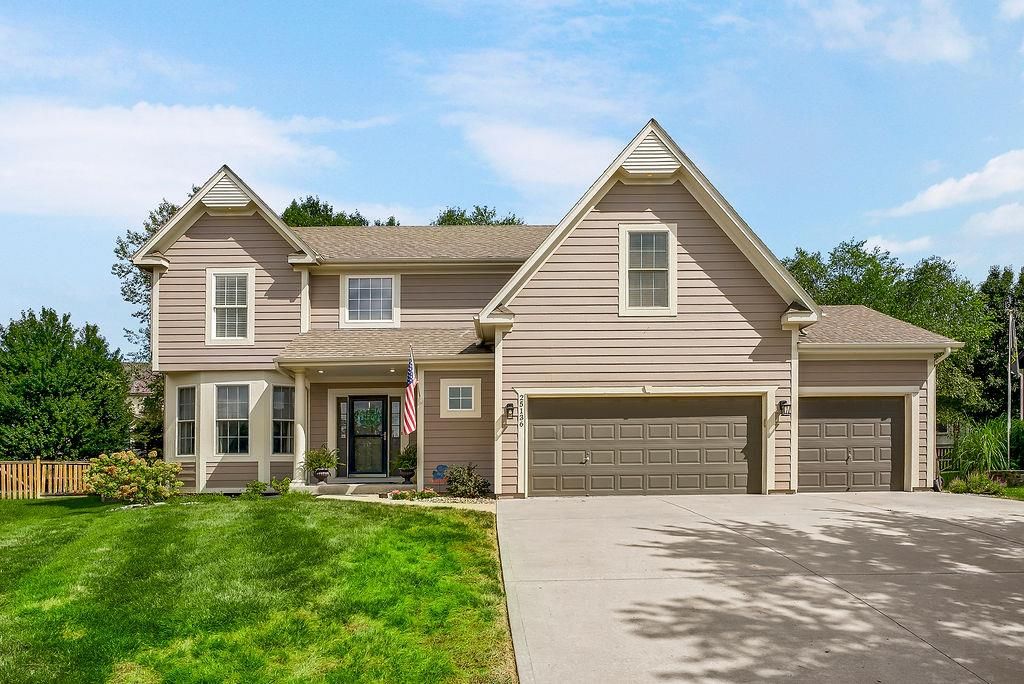 25136 W 149th Place, Olathe, KS 66061