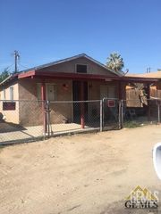 8900 Hope Lane, Lamont, CA 93241