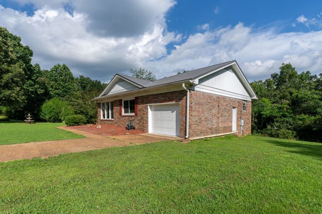159 Mindy Dr, Waynesboro, TN 38485