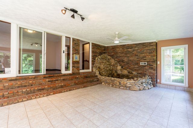 159 Mindy Dr, Waynesboro, TN 38485