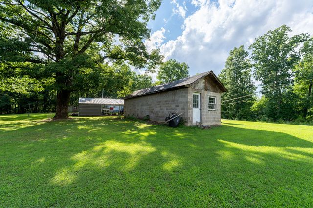 159 Mindy Dr, Waynesboro, TN 38485