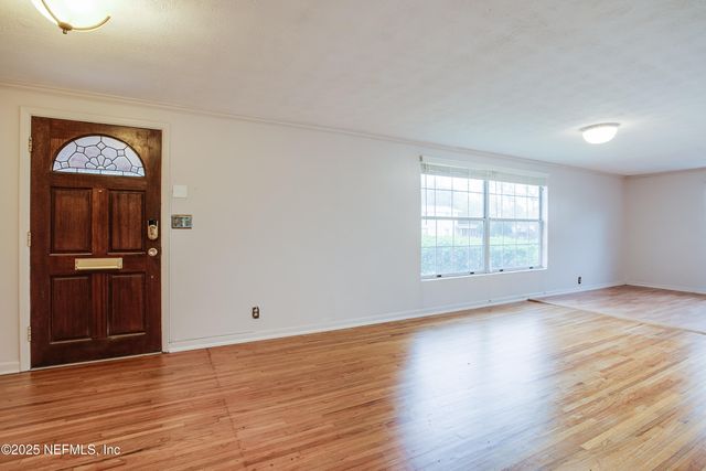 2027 COURTNEY Drive, Jacksonville, FL 32208