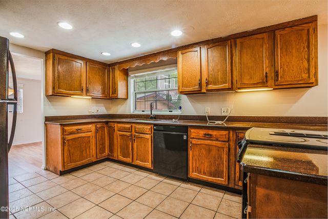 2027 COURTNEY Drive, Jacksonville, FL 32208