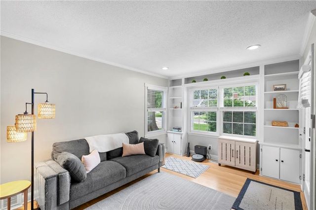 5000 W 51st Street, Roeland Park, KS 66205