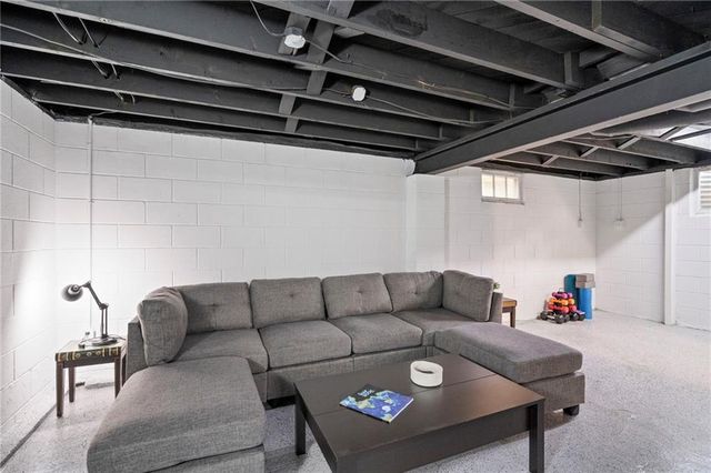 5000 W 51st Street, Roeland Park, KS 66205
