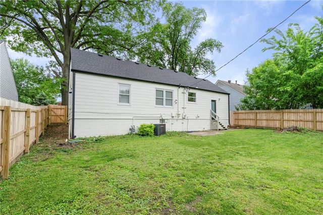 5000 W 51st Street, Roeland Park, KS 66205
