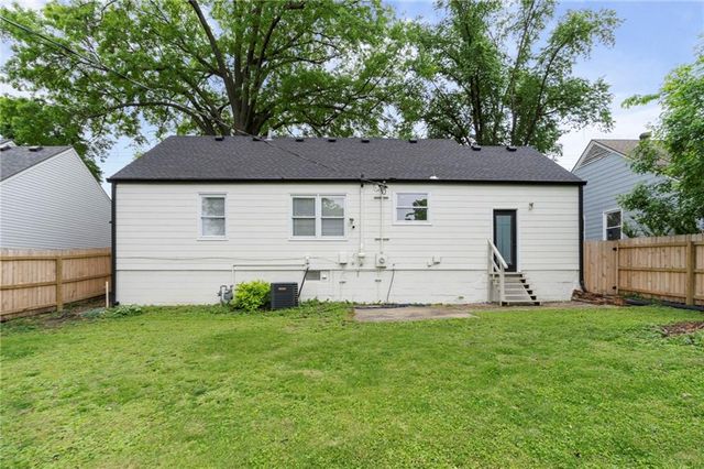 5000 W 51st Street, Roeland Park, KS 66205