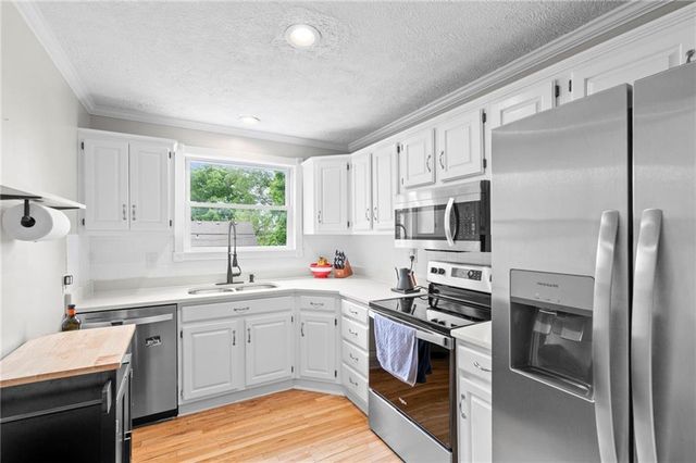 5000 W 51st Street, Roeland Park, KS 66205
