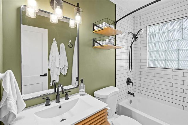 5000 W 51st Street, Roeland Park, KS 66205
