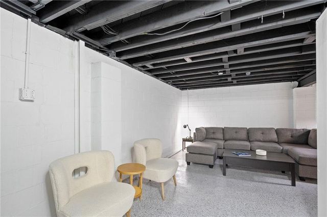 5000 W 51st Street, Roeland Park, KS 66205