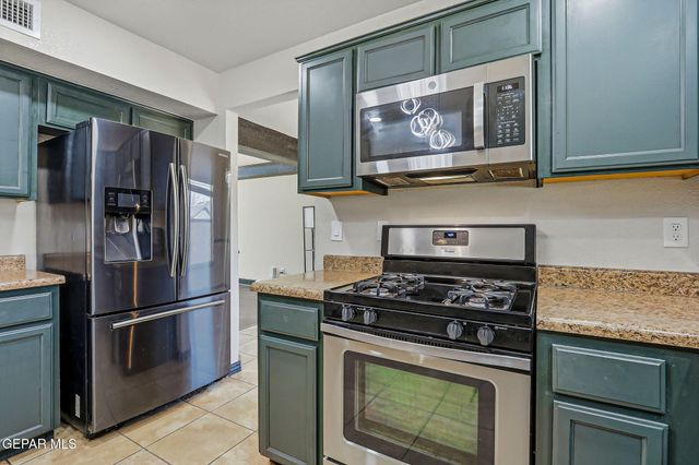 2921 PINO SECO Place, El Paso, TX 79938