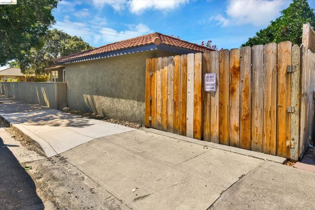 1411 C St, Antioch, CA 94509