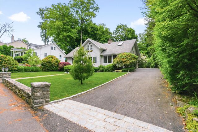 24 Tamarack Road, Mahopac, NY 10541