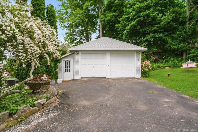 24 Tamarack Road, Mahopac, NY 10541