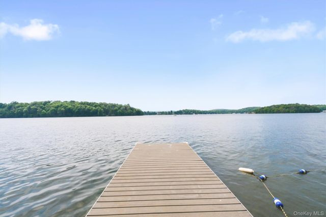 24 Tamarack Road, Mahopac, NY 10541