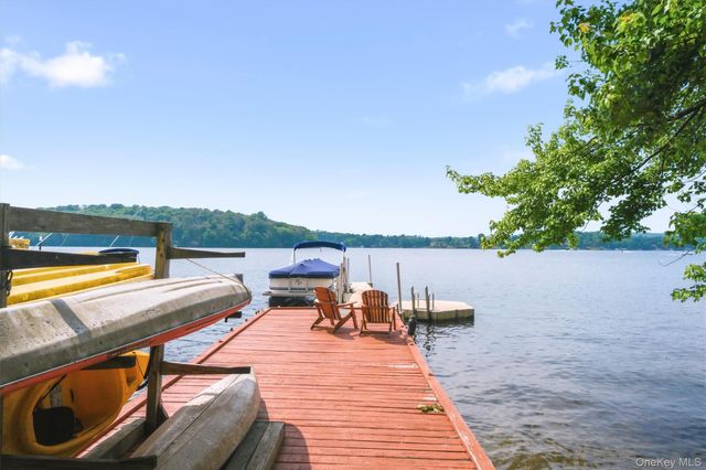 24 Tamarack Road, Mahopac, NY 10541