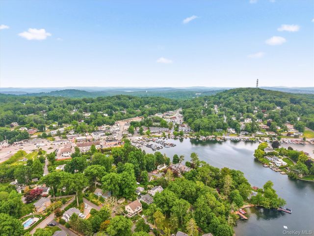 24 Tamarack Road, Mahopac, NY 10541