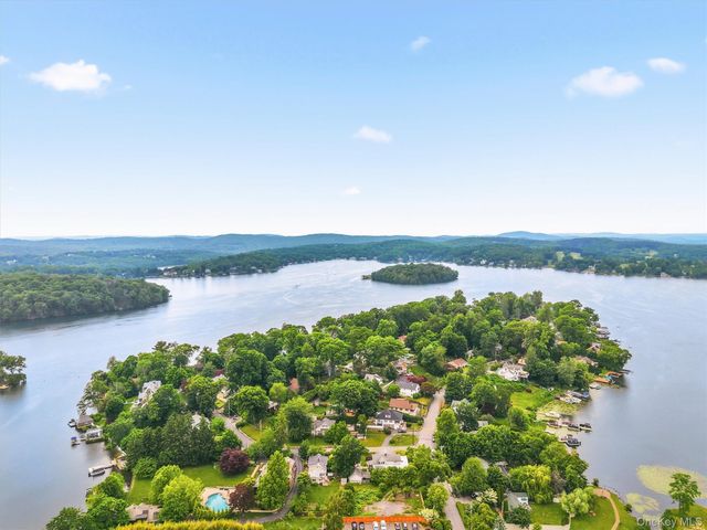 24 Tamarack Road, Mahopac, NY 10541