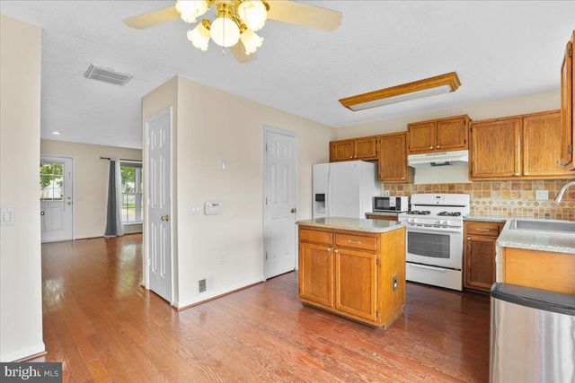 6511 OLD CARRIAGE LN, Alexandria, VA 22315