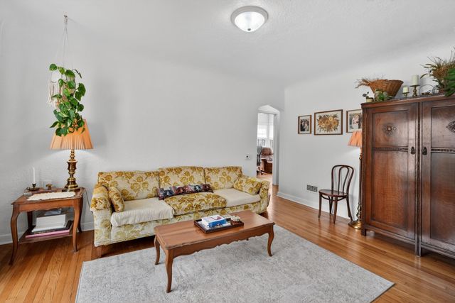 2824 35th Street, Des Moines, IA 50310