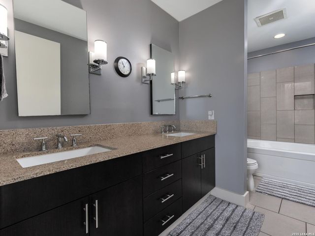 610 E Market St Unit 2904, San Antonio, TX 78205