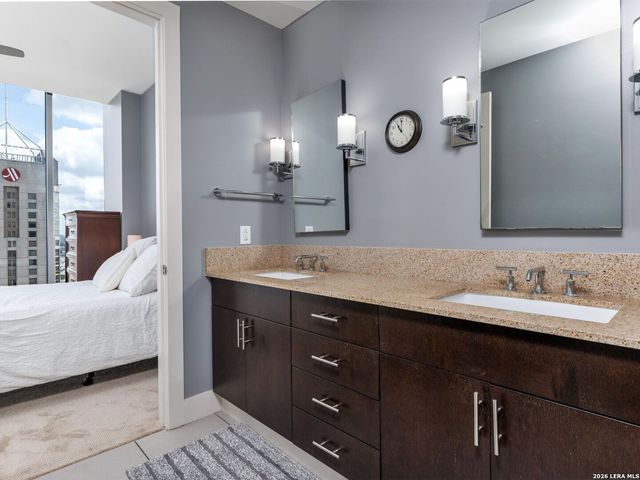 610 E Market St Unit 2904, San Antonio, TX 78205