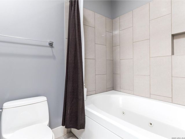 610 E Market St Unit 2904, San Antonio, TX 78205