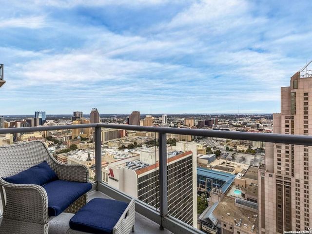 610 E Market St Unit 2904, San Antonio, TX 78205