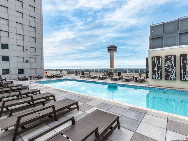610 E Market St Unit 2904, San Antonio, TX 78205