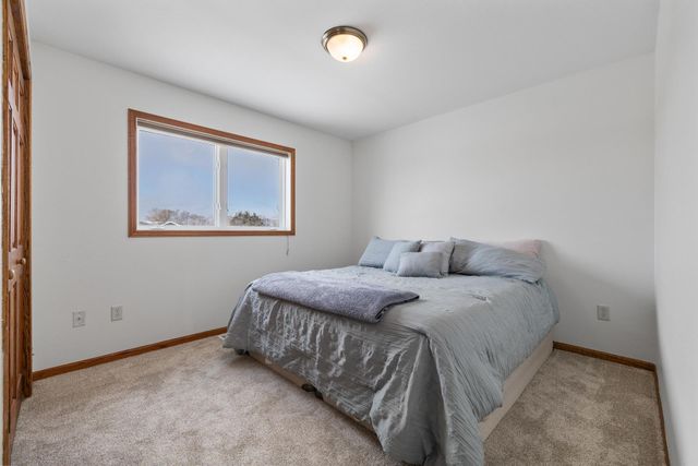 1001 70TH ST SE, Minot, ND 58701