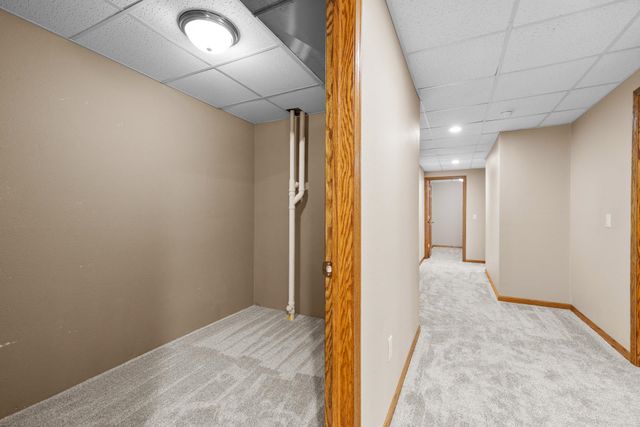 1001 70TH ST SE, Minot, ND 58701