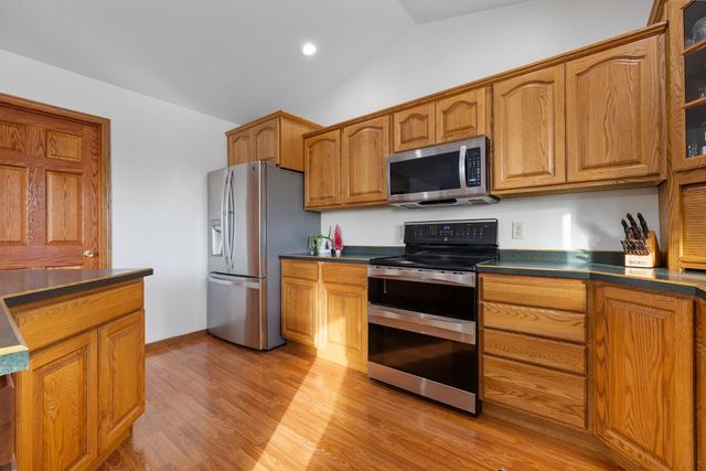 1001 70TH ST SE, Minot, ND 58701