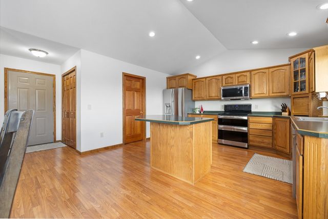 1001 70TH ST SE, Minot, ND 58701