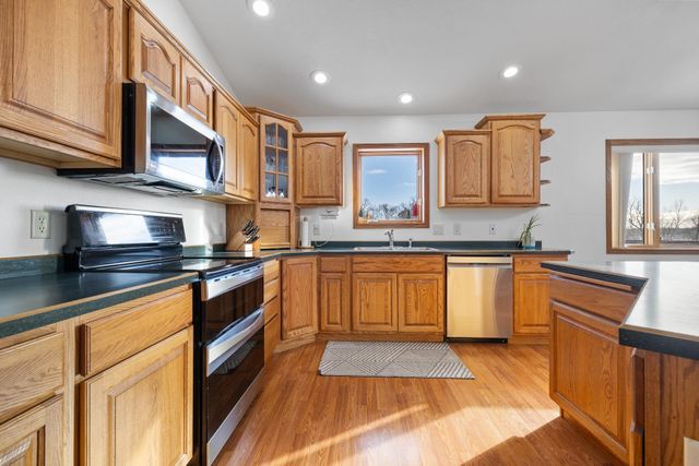 1001 70TH ST SE, Minot, ND 58701