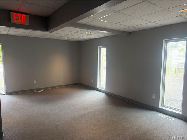 18769 Farmington Road, Livonia, MI 48152
