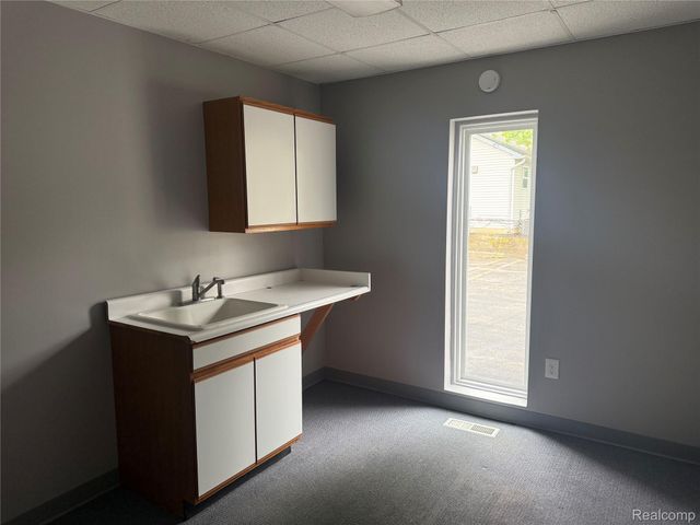 18769 Farmington Road, Livonia, MI 48152