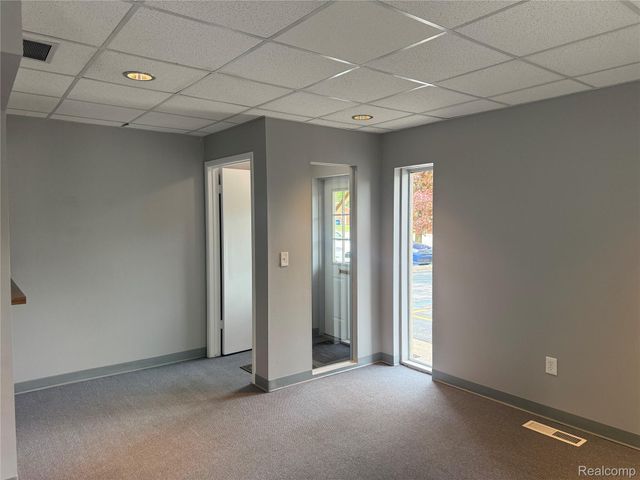 18769 Farmington Road, Livonia, MI 48152