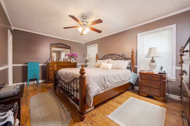 803 Farmingdale Dr, La Vergne, TN 37086