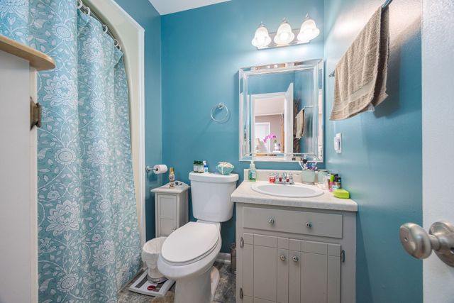 803 Farmingdale Dr, La Vergne, TN 37086