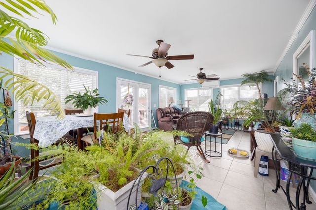 803 Farmingdale Dr, La Vergne, TN 37086