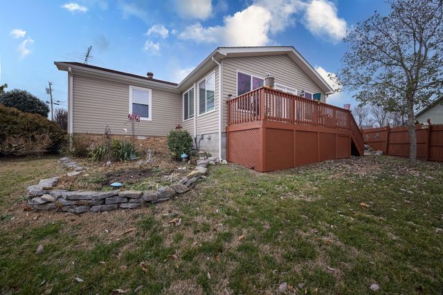 803 Farmingdale Dr, La Vergne, TN 37086