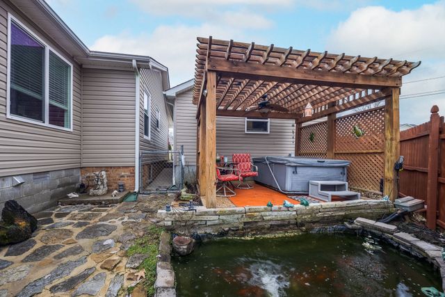 803 Farmingdale Dr, La Vergne, TN 37086