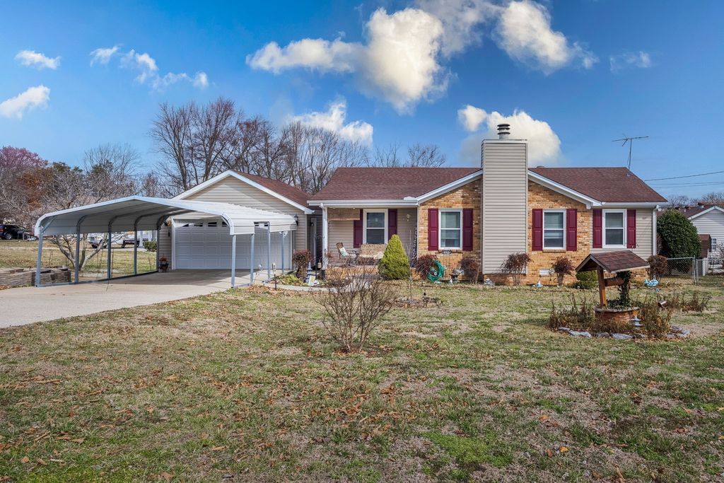 803 Farmingdale Dr, La Vergne, TN 37086