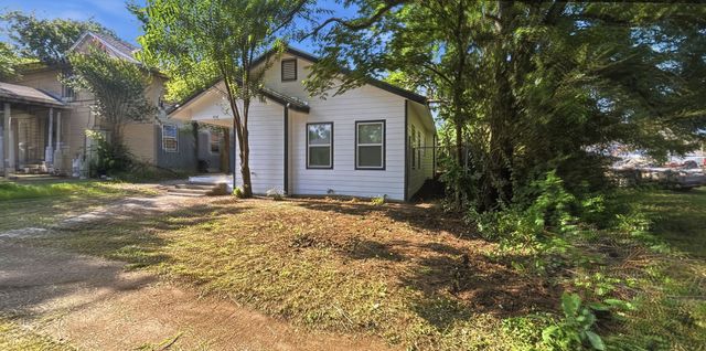 3208 Avenue J, Fort Worth, TX 76105