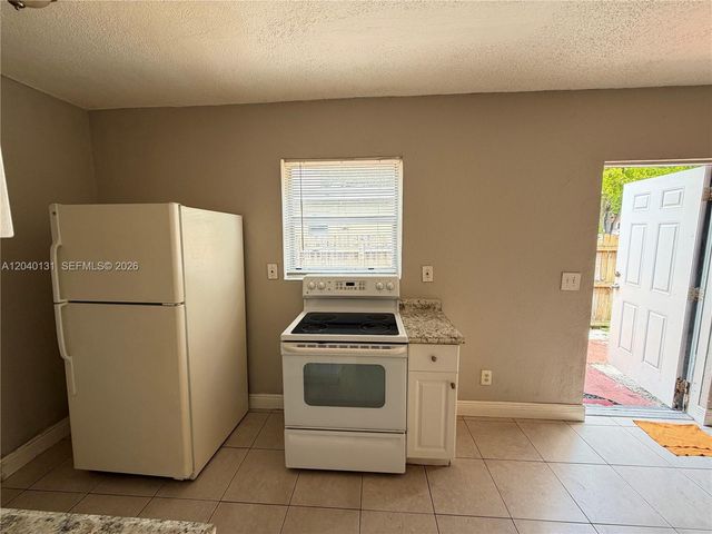 6012 SW 38th St 4, Miramar, FL 33023
