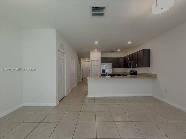10629 W 32nd Ln, Hialeah, FL 33018