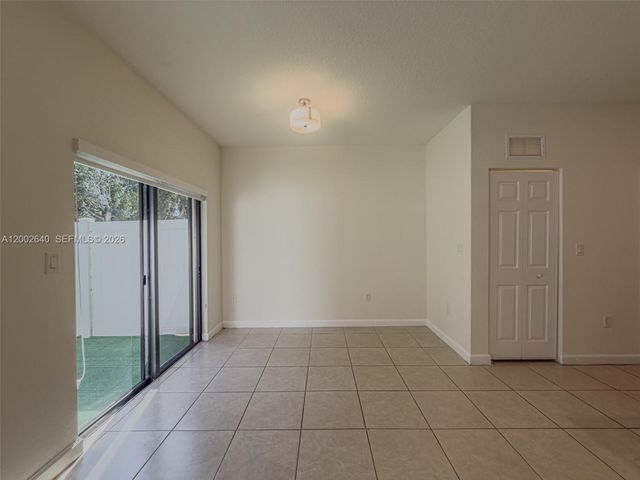 10629 W 32nd Ln, Hialeah, FL 33018