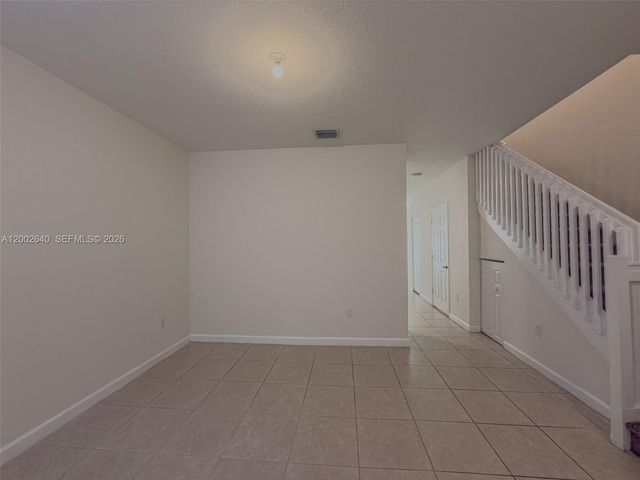 10629 W 32nd Ln, Hialeah, FL 33018
