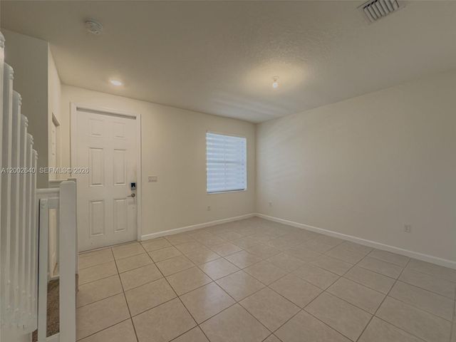 10629 W 32nd Ln, Hialeah, FL 33018