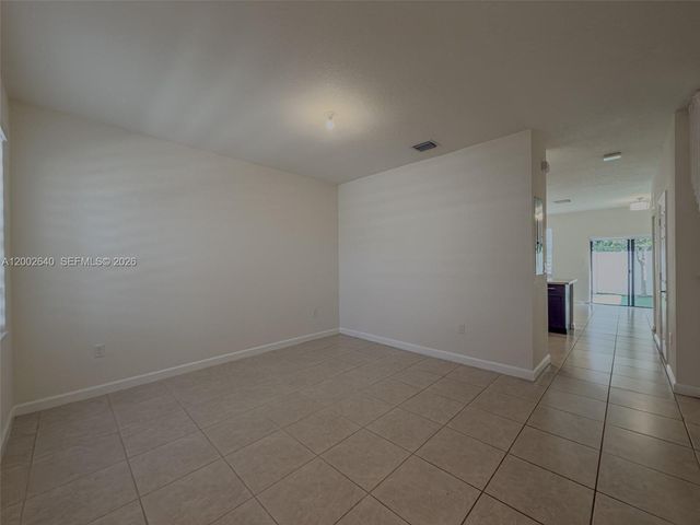 10629 W 32nd Ln, Hialeah, FL 33018